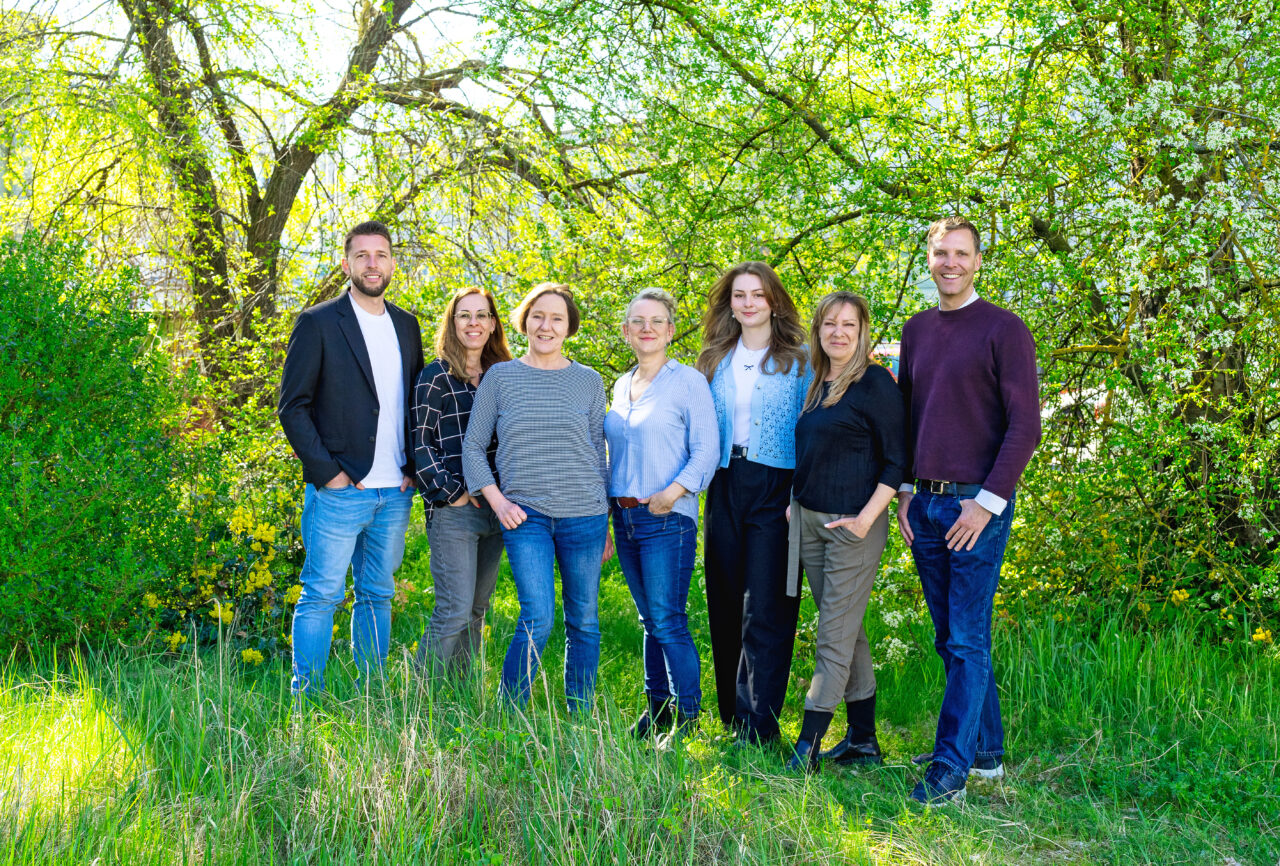 Gruppe von Menschen im Freien